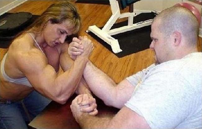 Chị em càng khó đỡ, anh em càng... khó thở-7