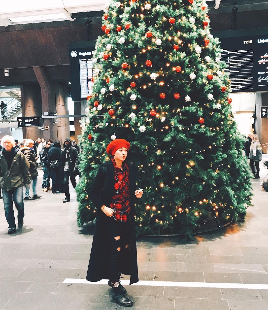 Tin sao Việt: Văn Mai Hương e ấp tình tứ bên trai lạ-7