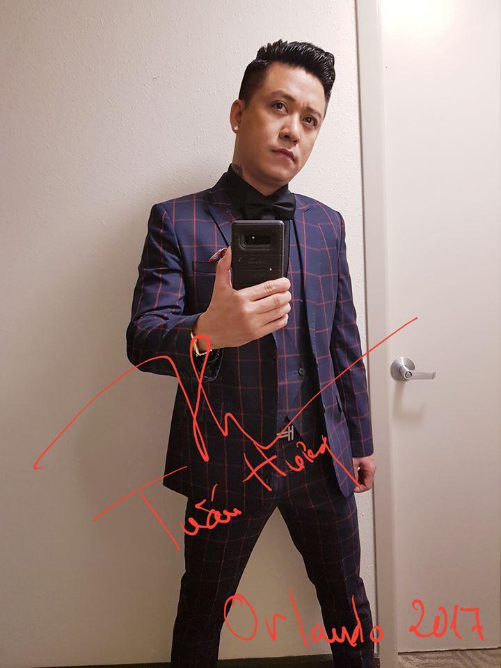 Tin sao Việt: Văn Mai Hương e ấp tình tứ bên trai lạ-10