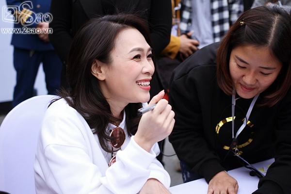 Mỹ Tâm sưởi ấm trái tim hàng ngàn người hâm mộ giữa trời gió rét Hà Nội-4