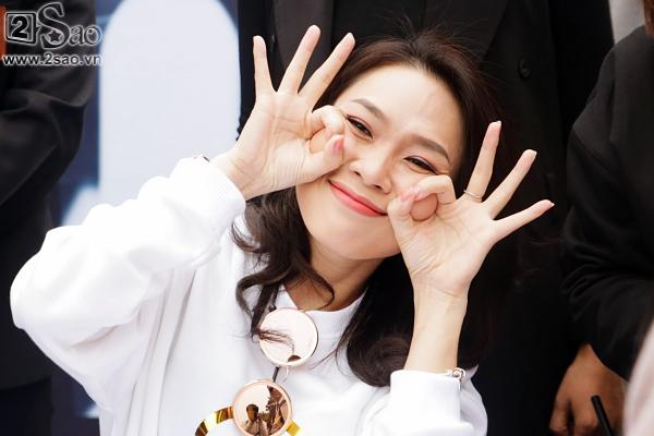 Mỹ Tâm sưá»i ấm trái tim hà ng ngà n ngưá»i hâm má» giữa trá»i gió rét Hà Ná»i-7