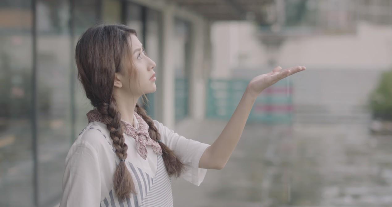 Tình Yêu Chậm Trễ: Có những mối tình chậm một giây thôi là mất nhau cả đời-1