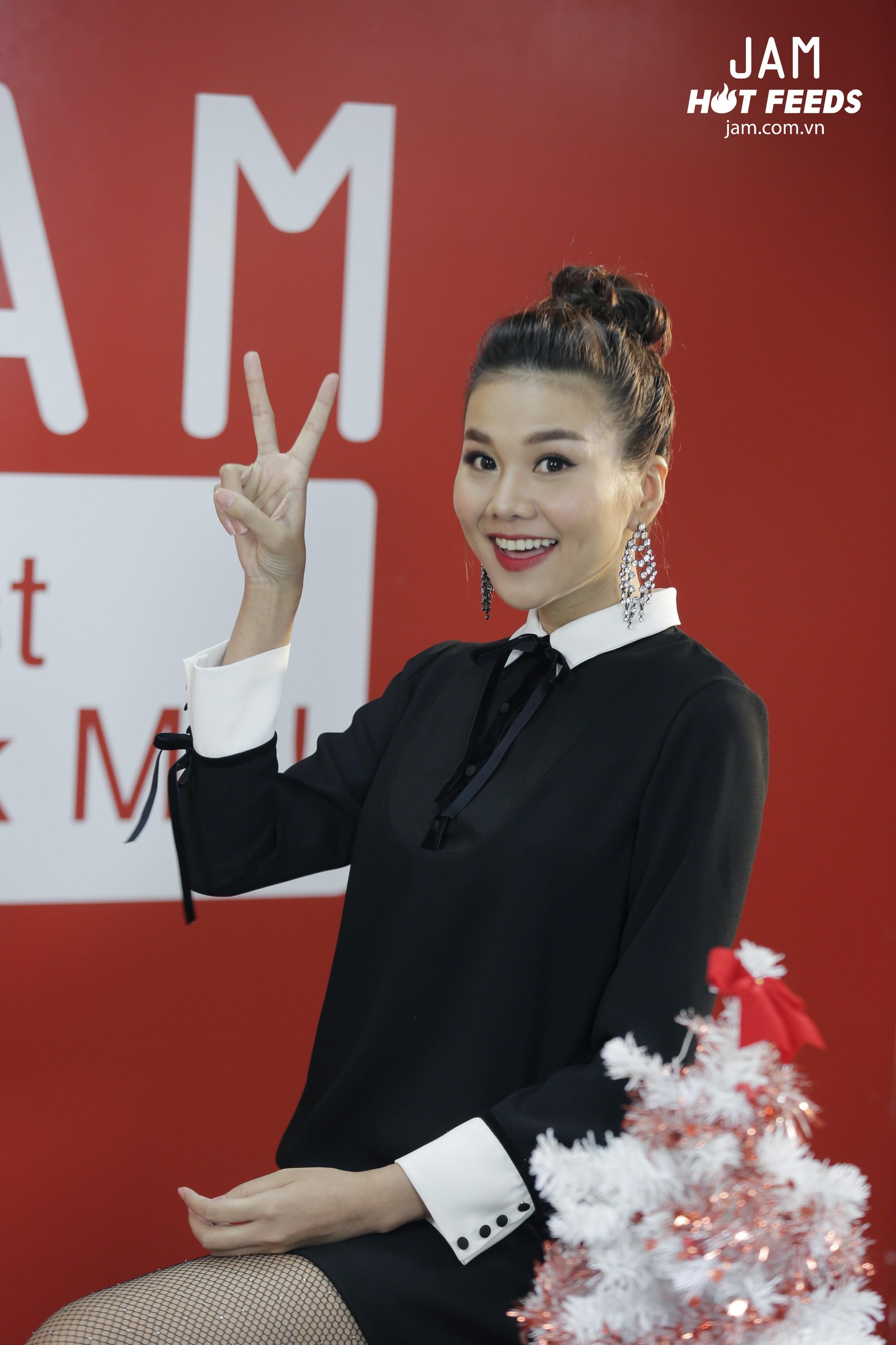 Lần đầu tiên, Thanh Hằng giải thích lý do nổi giận chĩa kéo vào mặt Song Luân trên phim trường Mẹ chồng-2