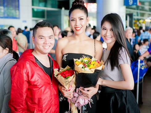 Nguyễn Thị Loan rạng rỡ ngày trở về trong vòng tay fans từ cuộc thi Miss Universe