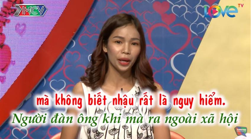 Cô nàng quá tự tin, thích đá bóng, tuyển chồng ở nhà chăm con bị chối phũ-9