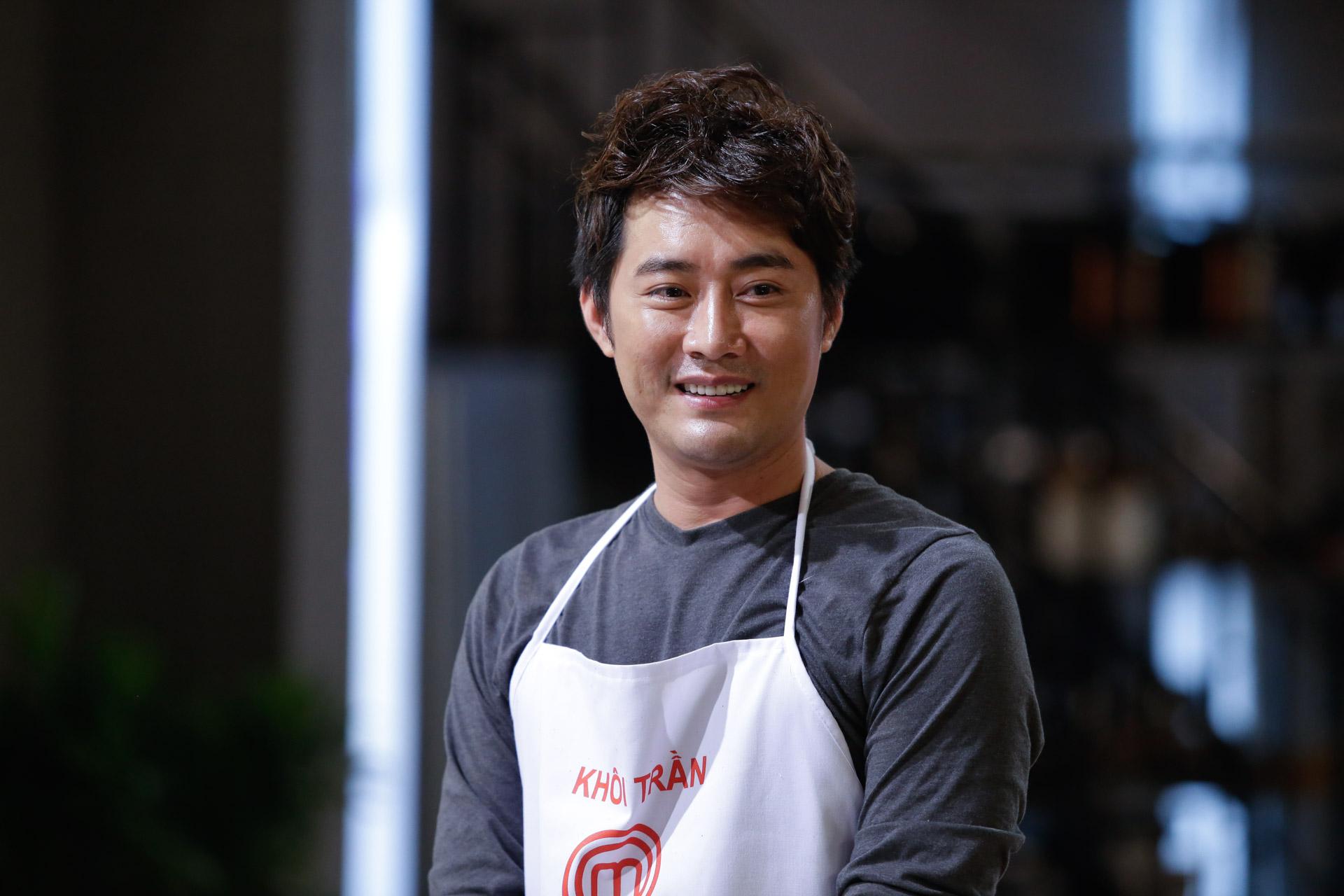 Cho rằng đề bài phi lý, Lý Quí Khánh bật tanh tách ban giám khảo Vua đầu bếp 2017-10