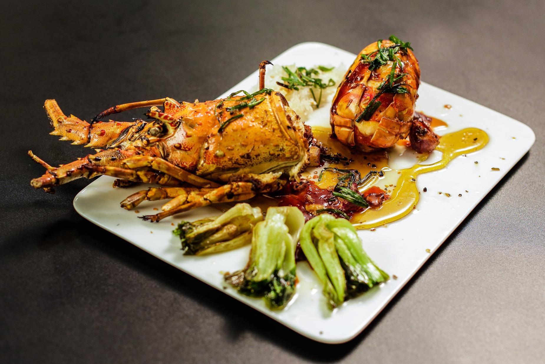 Cho rằng đề bài phi lý, Lý Quí Khánh bật tanh tách ban giám khảo Vua đầu bếp 2017-4