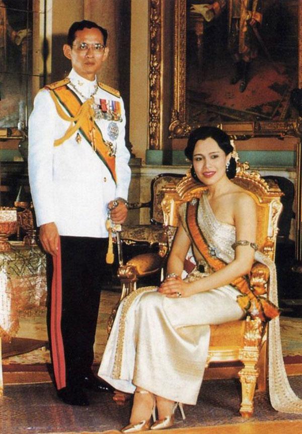 Mối nhân duyên trời định của vị vua được cả đất nước Thái Lan tôn thờ-3