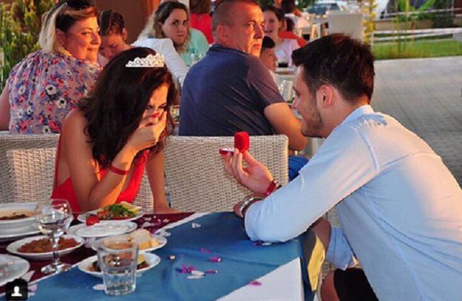 Những cuộc gặp gỡ kỳ lạ từ vài chục năm trước khiến bạn không thể phủ nhận có duyên tiền định-1