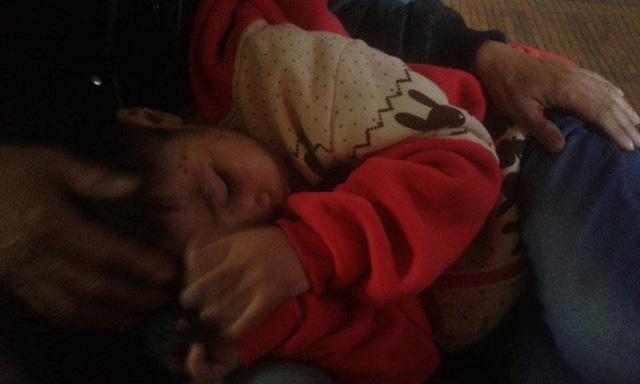 Bố đẻ, mẹ kế bạo hành bé trai 10 tuổi: Mái tóc đứa trẻ lâu không cắt và sự lạnh ngắt yêu thương-1