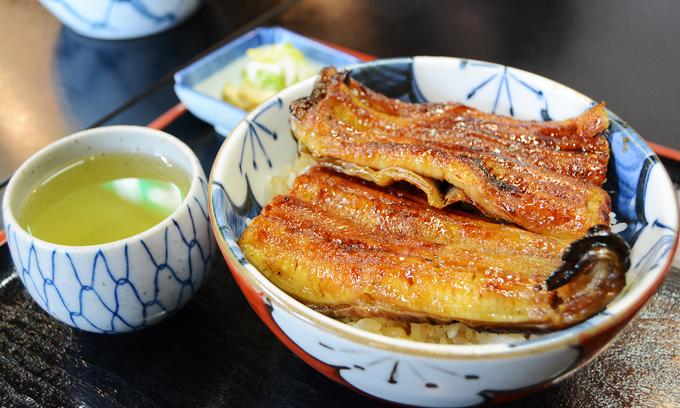 Hoa anh đào trái mùa ở ngôi làng Nhật Bản-10