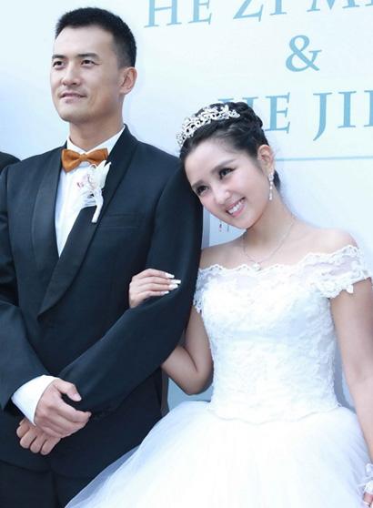 Ly hôn được 3 ngày, bạn gái cũ Thích Tiểu Long bị phát hiện thân mật với đàn ông có gia đình-11