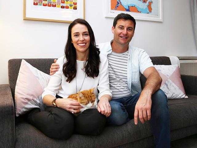 Chuyện ít biết về người đàn ông đứng sau nữ thủ tướng trẻ tuổi nhất thế giới-1