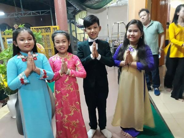 Cậu bé lắc trống tay cực đỉnh chứng minh câu nói tài không đợi tuổi’-4