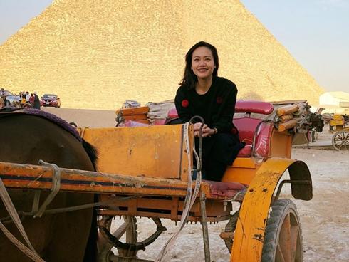 Hồng Ánh ấn tượng với Ai Cập 'bụi bặm, xô bồ nhưng huy hoàng'