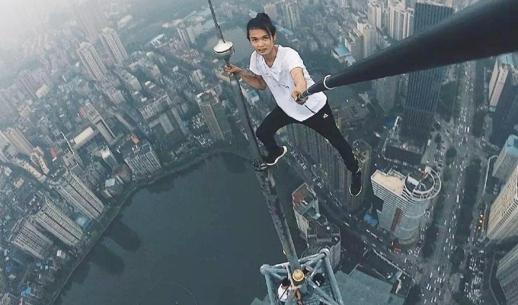 Trước khi chết, diễn viên Trung Quốc từng thách thức độ cao 1.000m-2