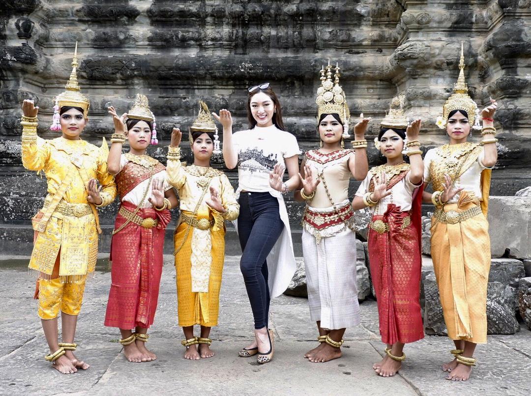 Sau 1 tháng đăng quang, thảm họa nhan sắc Miss Earth 2017 đẹp lên được bao nhiêu phần?-9