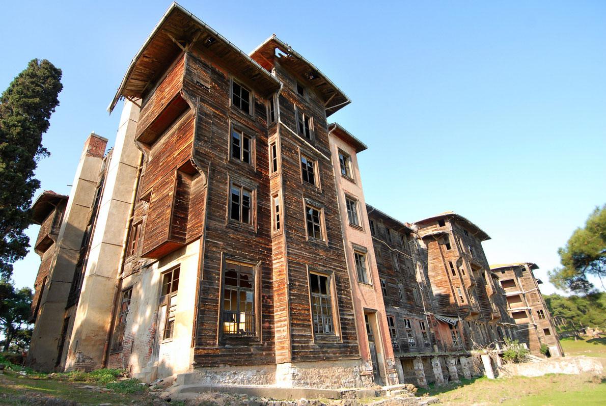 Ngỡ ngàng trước những địa danh bị bỏ hoang nhưng lại đẹp như tiên cảnh-7