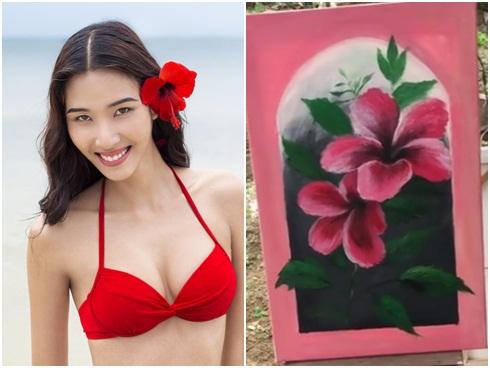 Không chỉ say mê, tài vẽ hoa dâm bụt của Hoàng Thùy thực sự đáng ngưỡng mộ