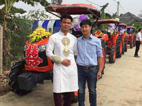 Chú rể Hải Dương mang 8 máy cày đi hỏi vợ gây 'sốt' cộng đồng mạng