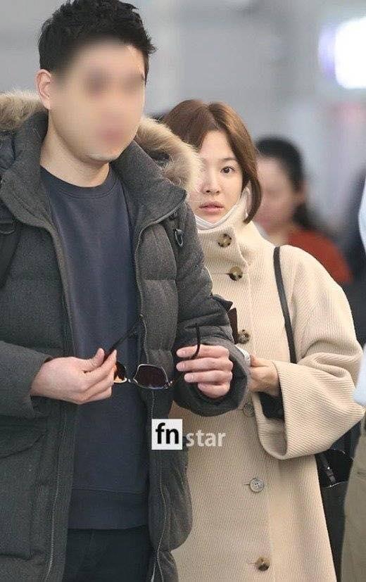 Song Hye Kyo xuất hiện với mặt mộc, thần thái kém sắc sau tuần trăng mật-4