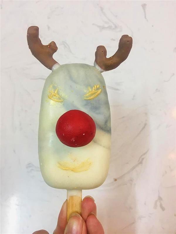 Mẹ 9x chia sẻ cách làm kẹo mút Giáng Sinh siêu đẹp đảm bảo các bé thích mê-6