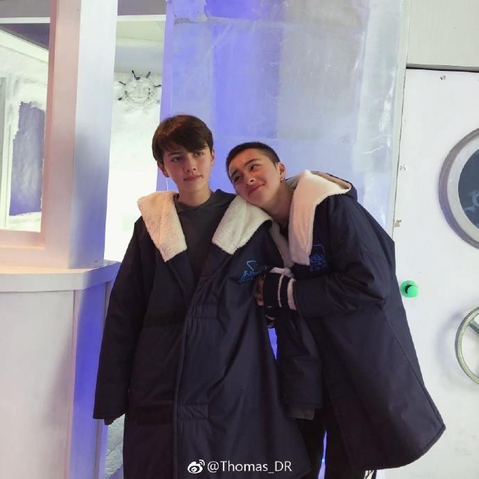 Cận cảnh nhan sắc thiên thần của cặp anh em Bỉ lai Trung cướp sạch trái tim chị em-5