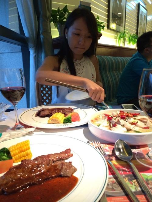 Chê bạn gái qua mạng quá xấu, chàng trai giả vờ đi vệ sinh và trốn biệt tăm-1