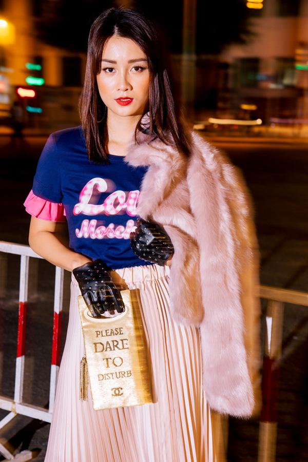 Street style đêm Sài Gòn toàn hàng hiệu của MC Quỳnh Chi-3