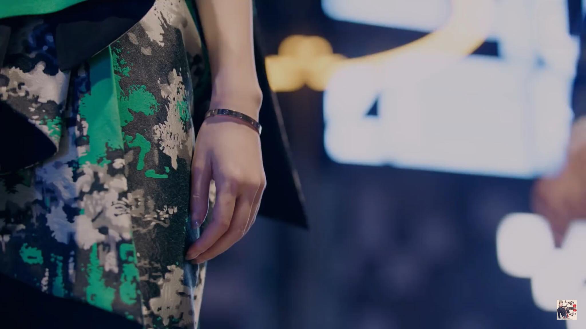 Tái xuất nhạc Việt, Minh Hằng rút ví không tiếc tay cho trang phục hàng hiệu cực ấn tượng-10