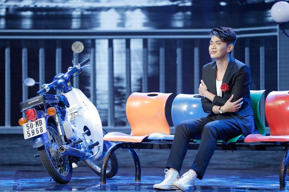 Ngọc Sơn nhiều lần lau nước mắt khi chứng kiến cuộc tình đau thương của Giang Hồng Ngọc-1