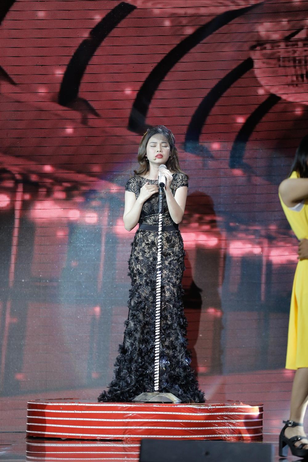 Ngọc Sơn nhiều lần lau nước mắt khi chứng kiến cuộc tình đau thương của Giang Hồng Ngọc-3