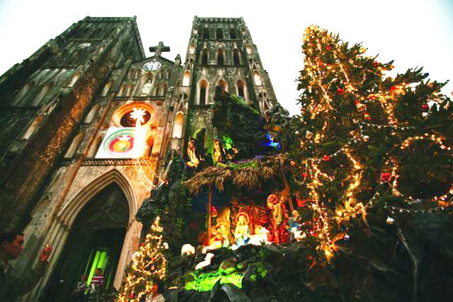 Những điểm sống ảo mùa Giáng sinh chưa bao giờ cũ ở Hà Nội-1