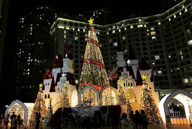 Những điểm sống ảo mùa Giáng sinh chưa bao giờ cũ ở Hà Nội-5