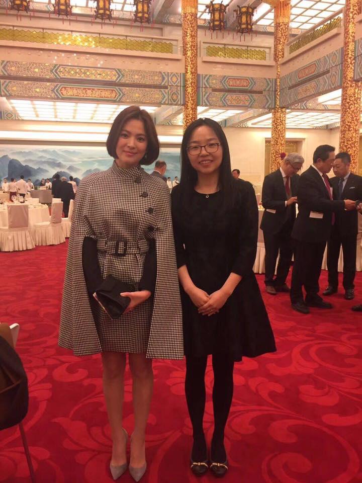 Song Hye Kyo khoe dáng đẹp, chân thon giữa tin đồn bầu bí-2