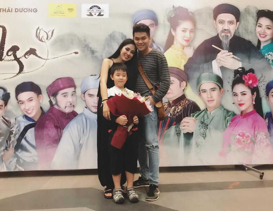 Tin sao Việt: Trấn Thành bị phát hiện ngủ gật trong thang máy-6