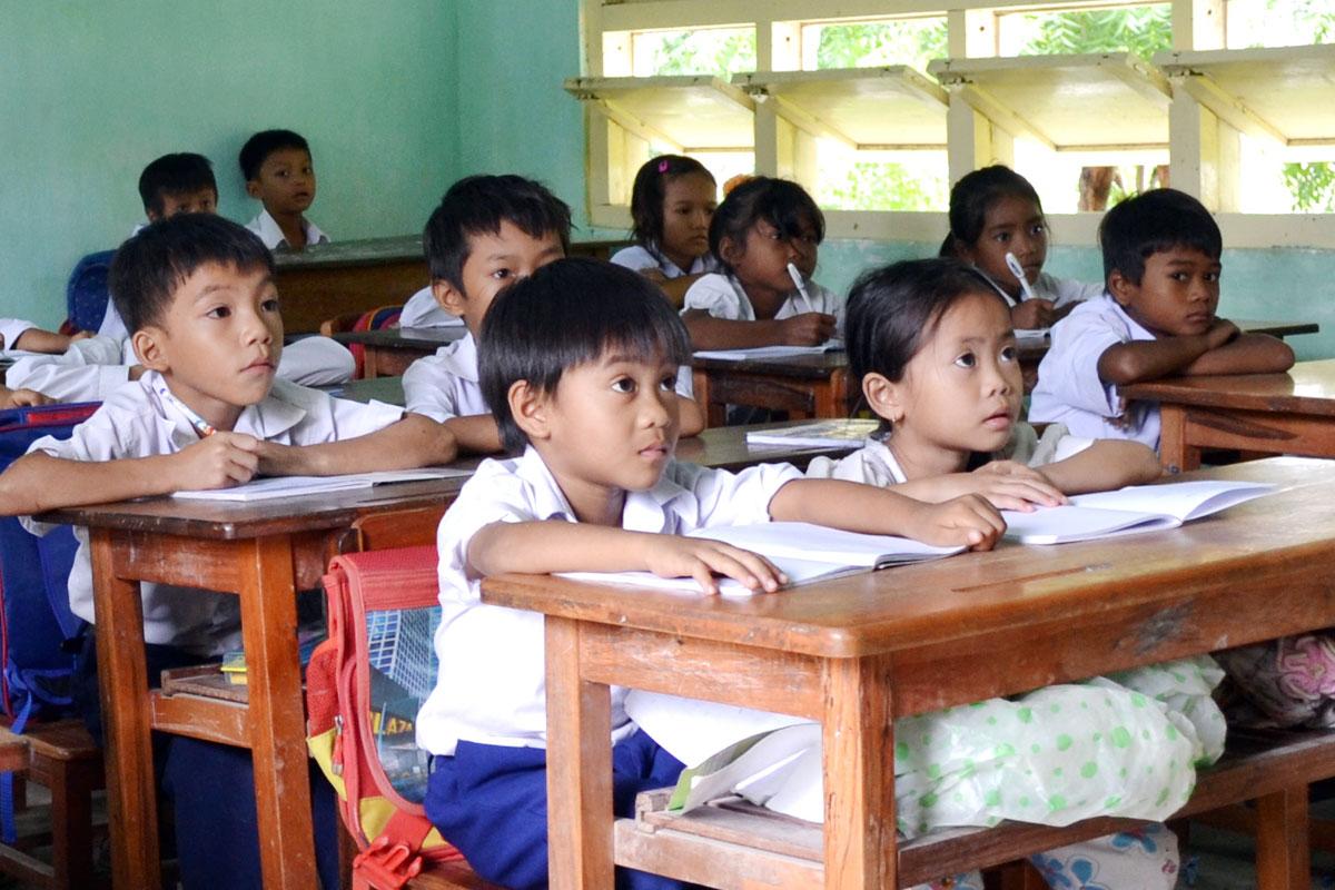 Bệnh lạ: 9 HS bỗng lảm nhảm, thay đổi tính cách-1