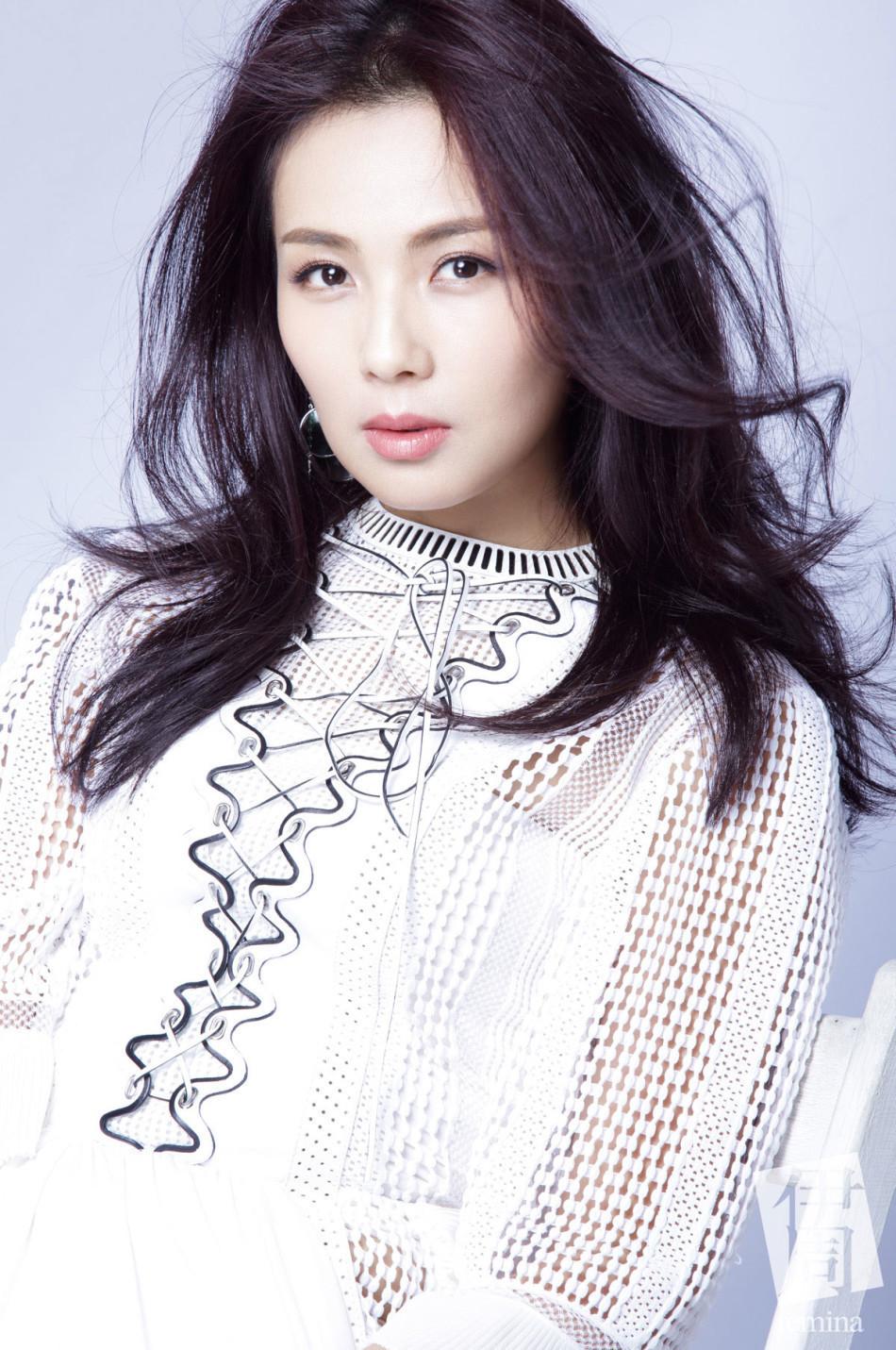 Triệu Lệ Dĩnh và Dương Mịch kiếm tiền giỏi đến mấy cũng phải bại trận trước bà hoàng này-3