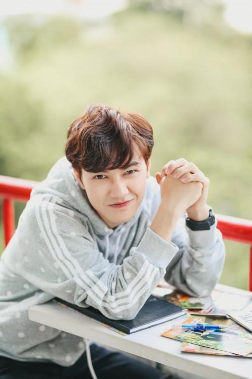 Chân dung hot boy điển trai, đa tài cứ ra cover là hút trăm nghìn lượt xem-6