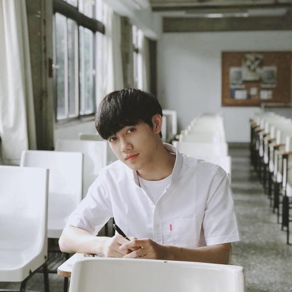 Chân dung hot boy điển trai, đa tài cứ ra cover là hút trăm nghìn lượt xem-7