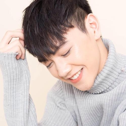 Chân dung hot boy điển trai, đa tài cứ ra cover là hút trăm nghìn lượt xem-9