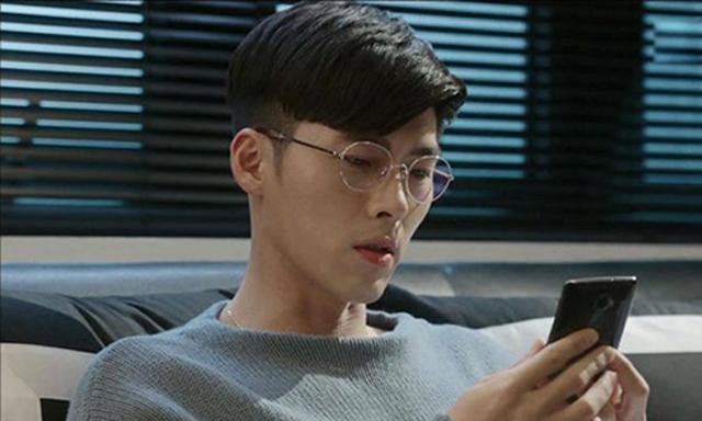 Trai đẹp bị bóc mẽ ngoại tình với bạn thân người yêu ngay trong tiệc sinh nhật-1