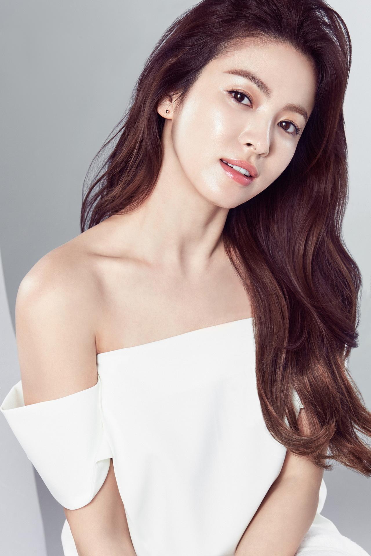 Vợ chồng Song Joong Ki - Song Hye Kyo thống trị Top 10 diễn viên xuất sắc năm 2017-5