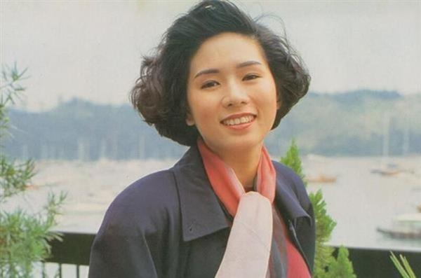 Cuộc đời đẫm nước mắt của người yêu Châu Tinh Trì: Bị điếc vì tai nạn, qua đời vì ung thư-6