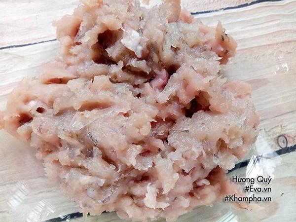 Chả tôm thịt nhân phô mai chiên giòn rụm bé nào cũng mê-3