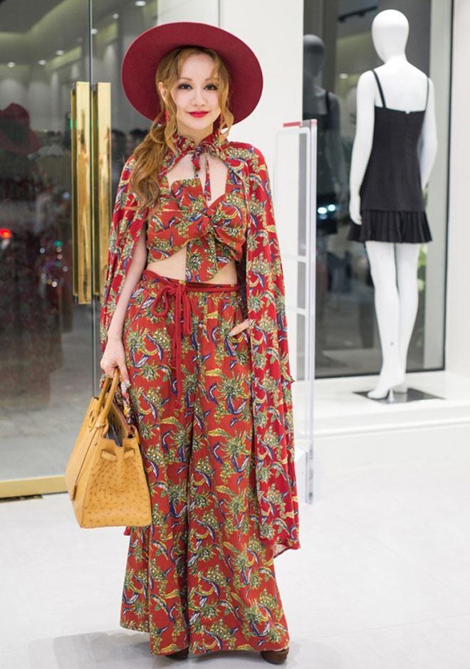 Những bộ cánh xấu thảm họa của sao Việt trong năm 2017-10