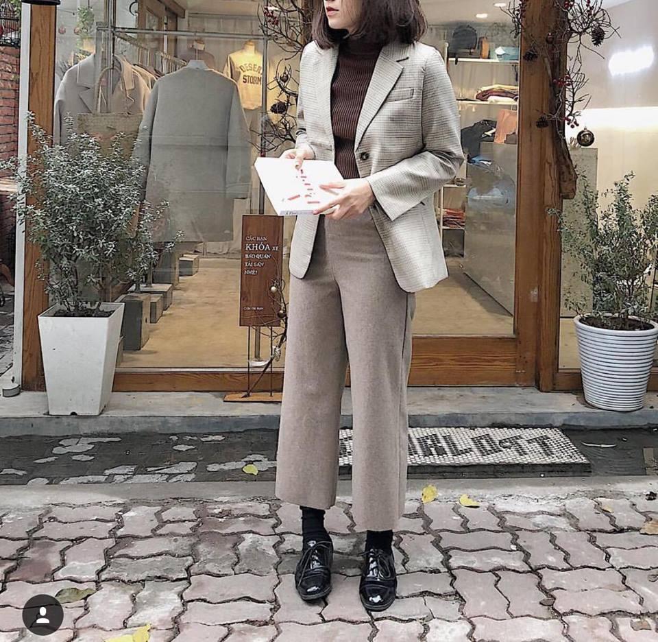 Chưa đến Noel nhưng dàn hot-face Việt đã xúng xính váy áo rực rỡ trong street style tuần này rồi!-3