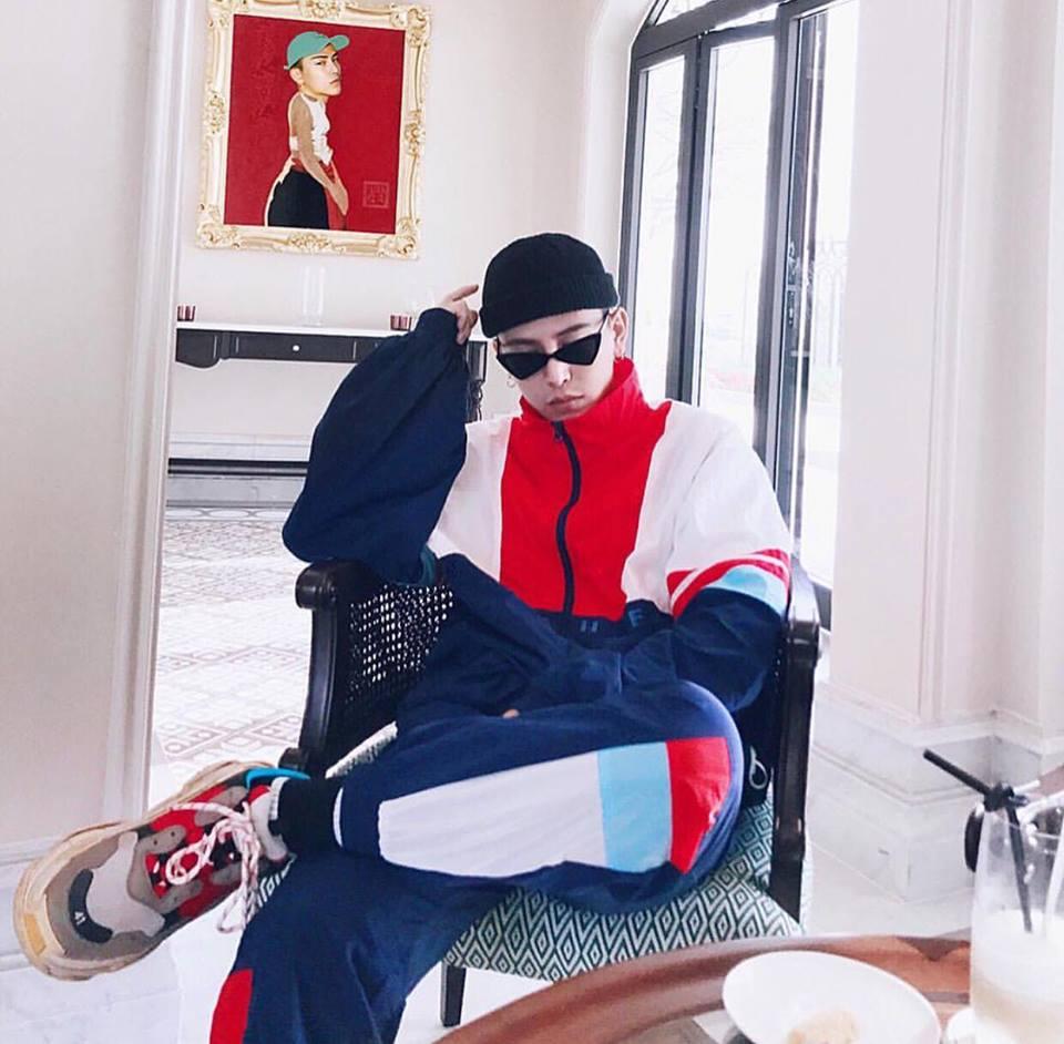 Chưa đến Noel nhưng dàn hot-face Việt đã xúng xính váy áo rực rỡ trong street style tuần này rồi!-4