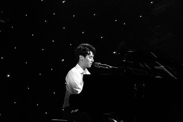 Rocker Nguyễn chứng minh bản thân không chỉ đẹp trai mà còn biết hát live-10