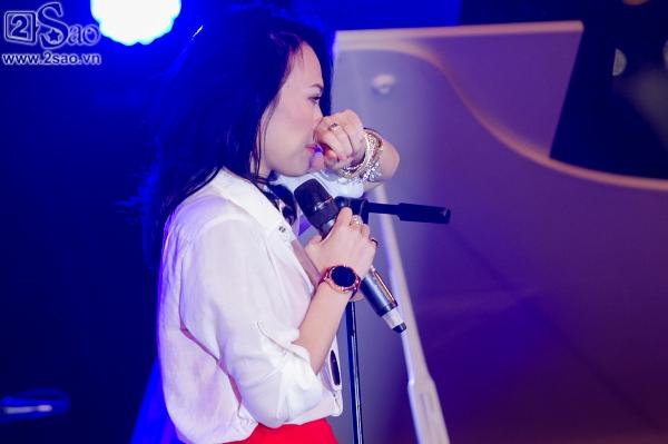 Vẫn đội mũ bông và nhảy điệu say rượu, Mỹ Tâm khiến khán giả Đà Nẵng quên giá lạnh-6